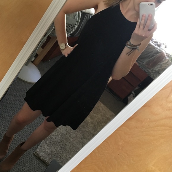 Black halter dress - Picture 3 of 4